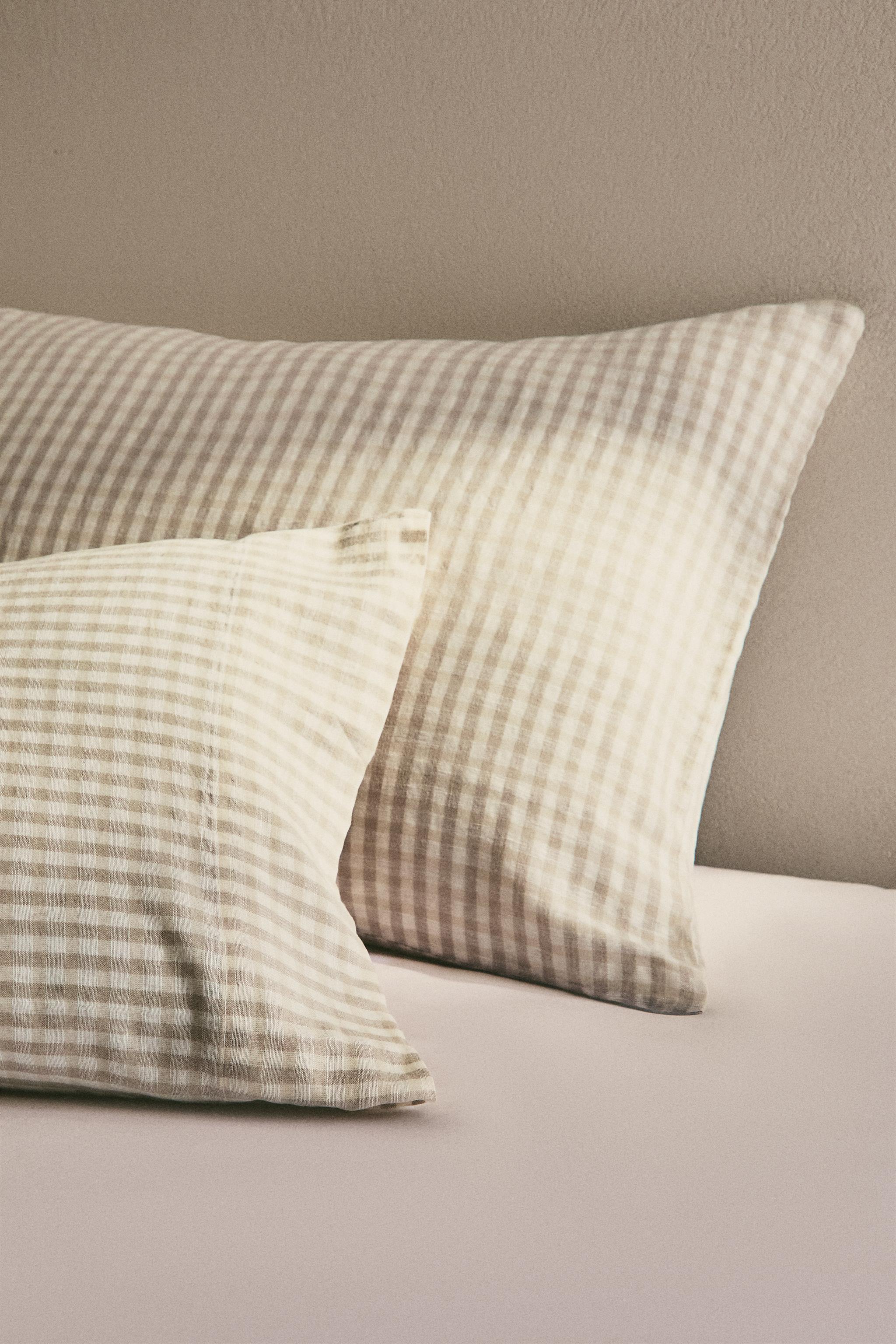 TAIE D’OREILLER FIL TEINTÉ CARREAUX